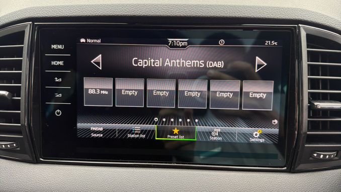 Skoda Karoq 1.5 TSI Sportline Edition 5dr Petrol Estate - Image 21